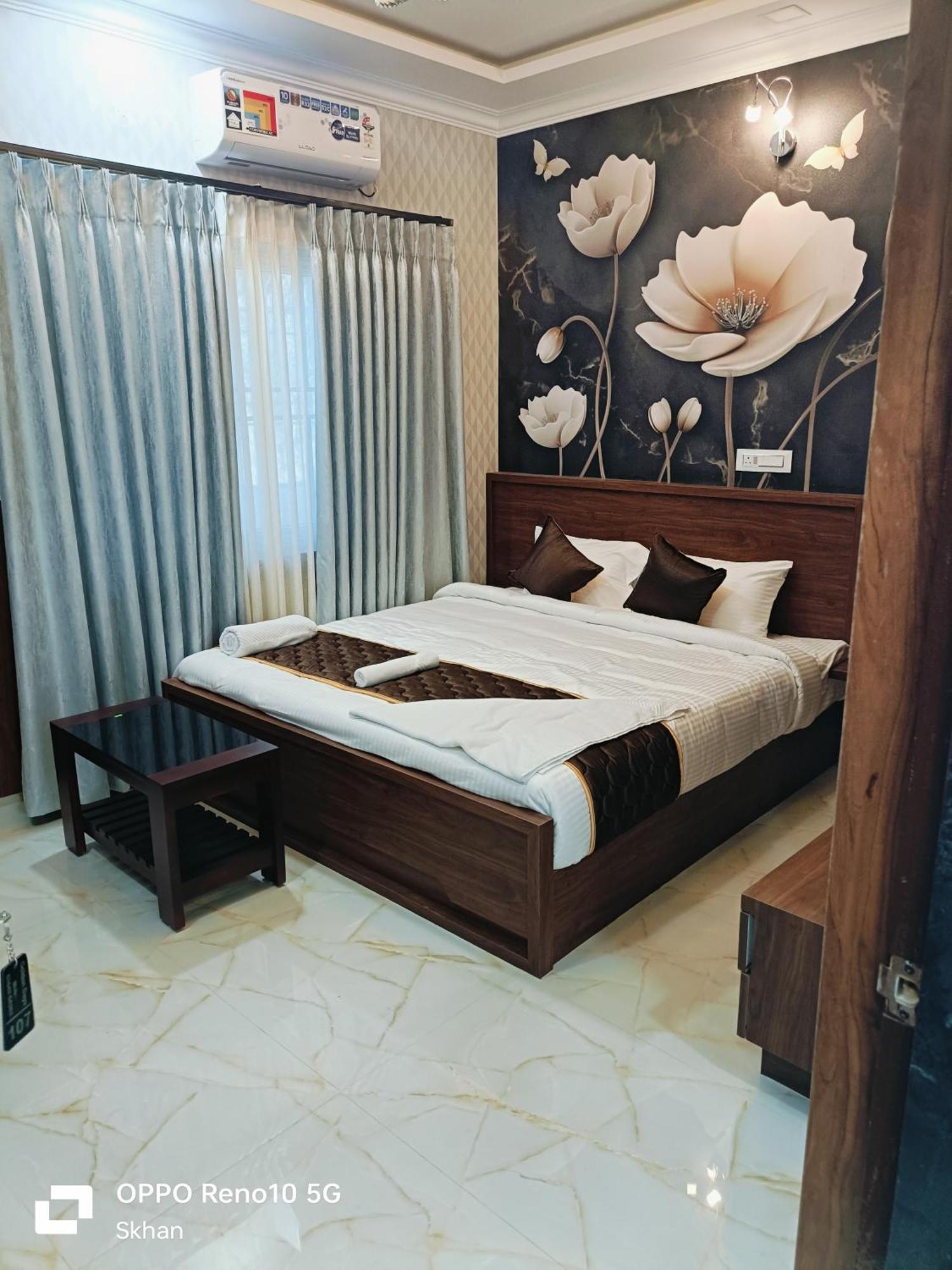 Golden Residency Hotel Kushālnagar Eksteriør billede
