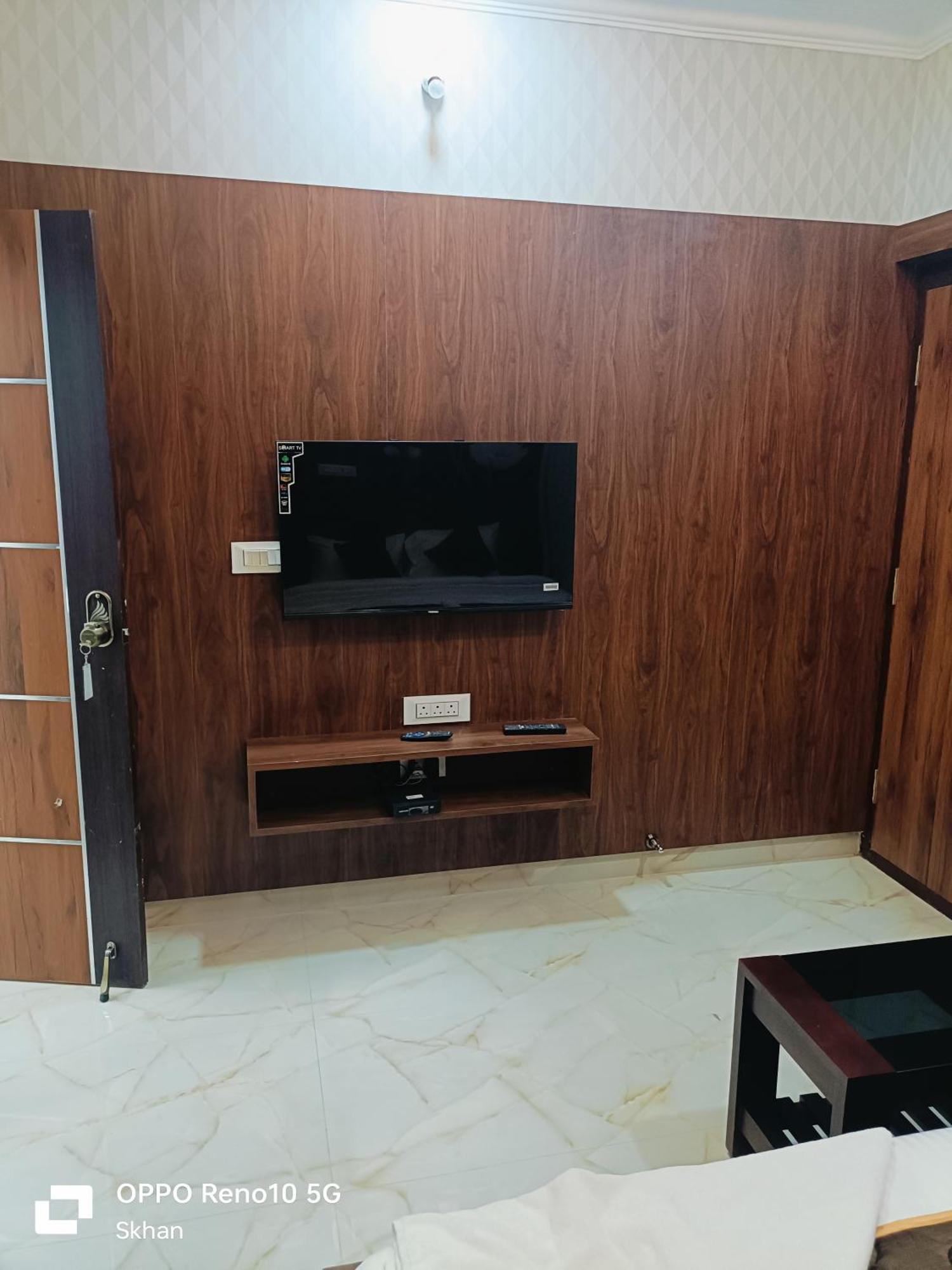 Golden Residency Hotel Kushālnagar Eksteriør billede