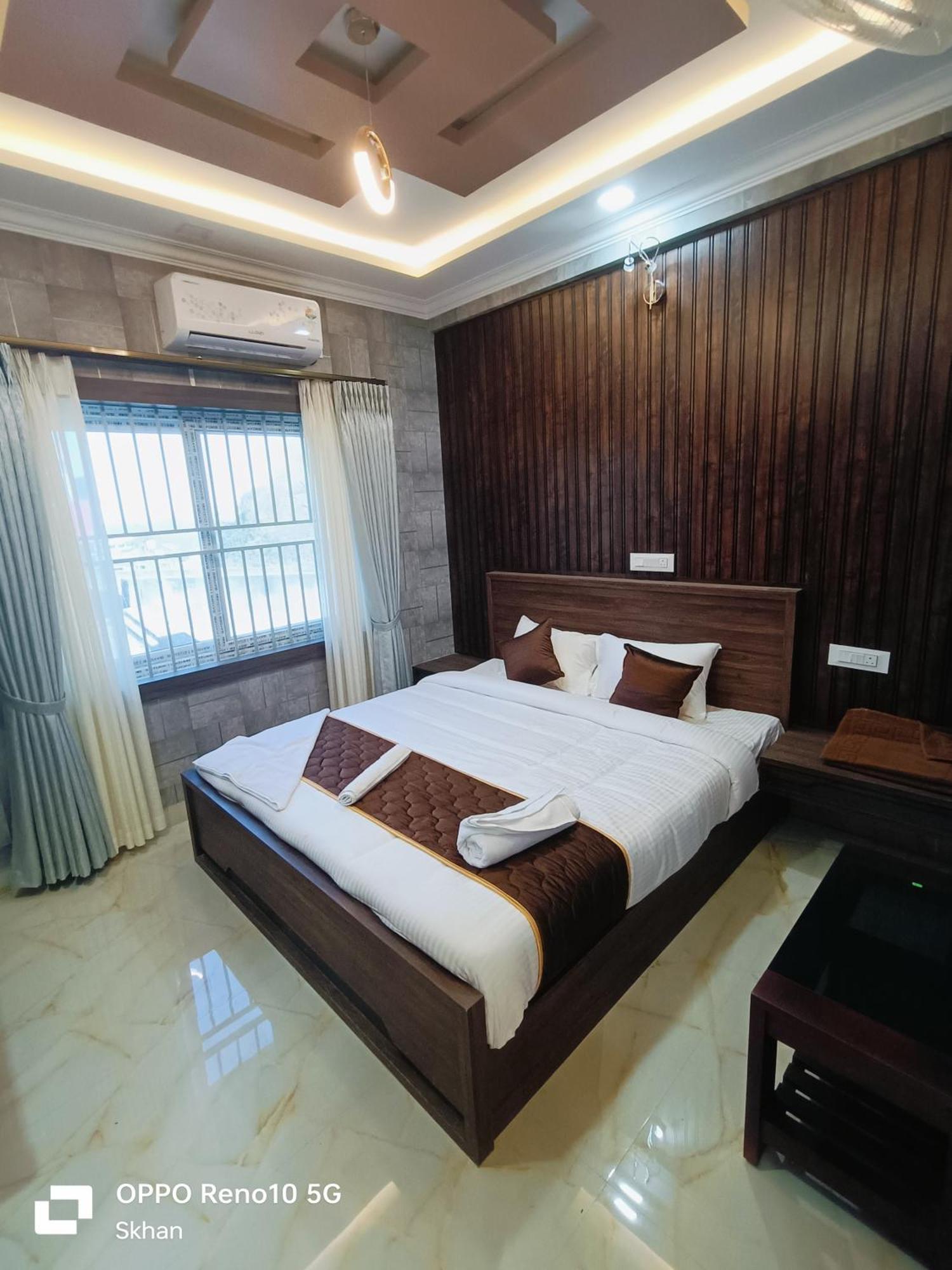 Golden Residency Hotel Kushālnagar Eksteriør billede
